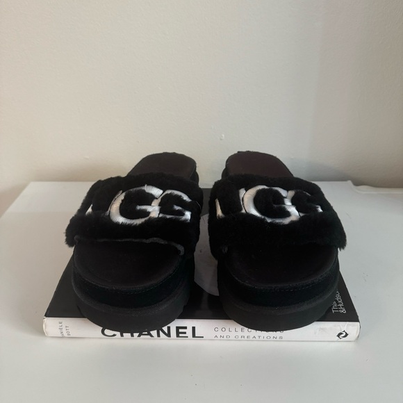 $100 Ugg Women's Shoes Ugg Laton Fur Platform Slides - Picture 2 of 6